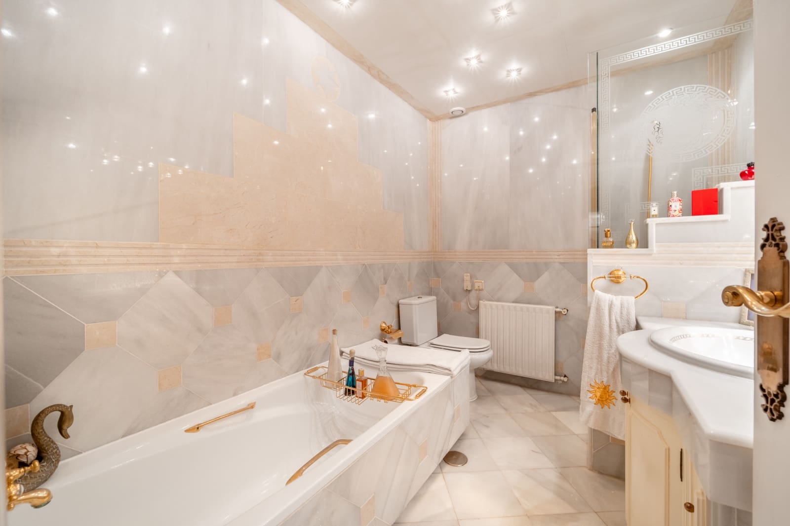 3 soveværelse Villa til salg i Guadalmina med swimmingpool garage - € 1.490.000 (Ref: 9104508)