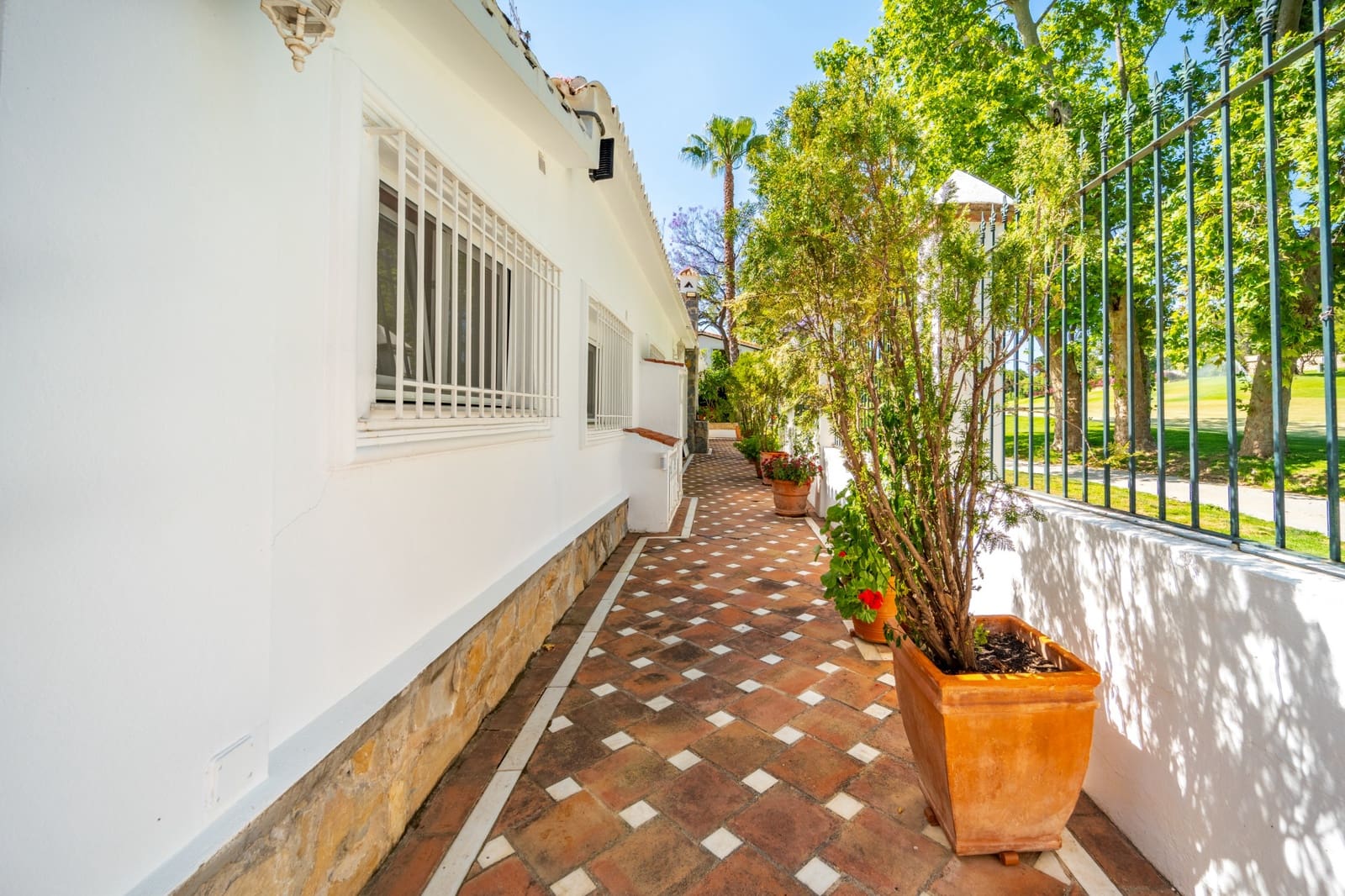 3 chambre Villa/Maison à vendre à Guadalmina avec piscine garage - 1 490 000 € (Ref: 9104508)