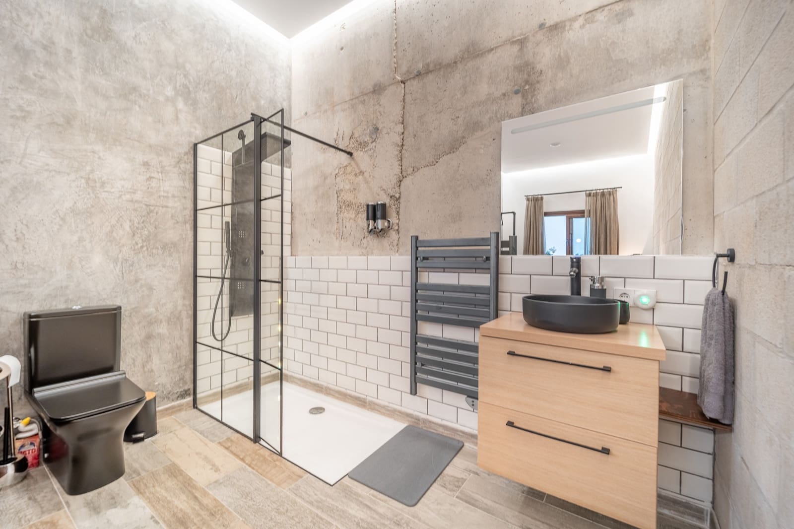 5 bedroom Villa for sale in Benahavis with pool garage - € 3,950,000 (Ref: 9106447)