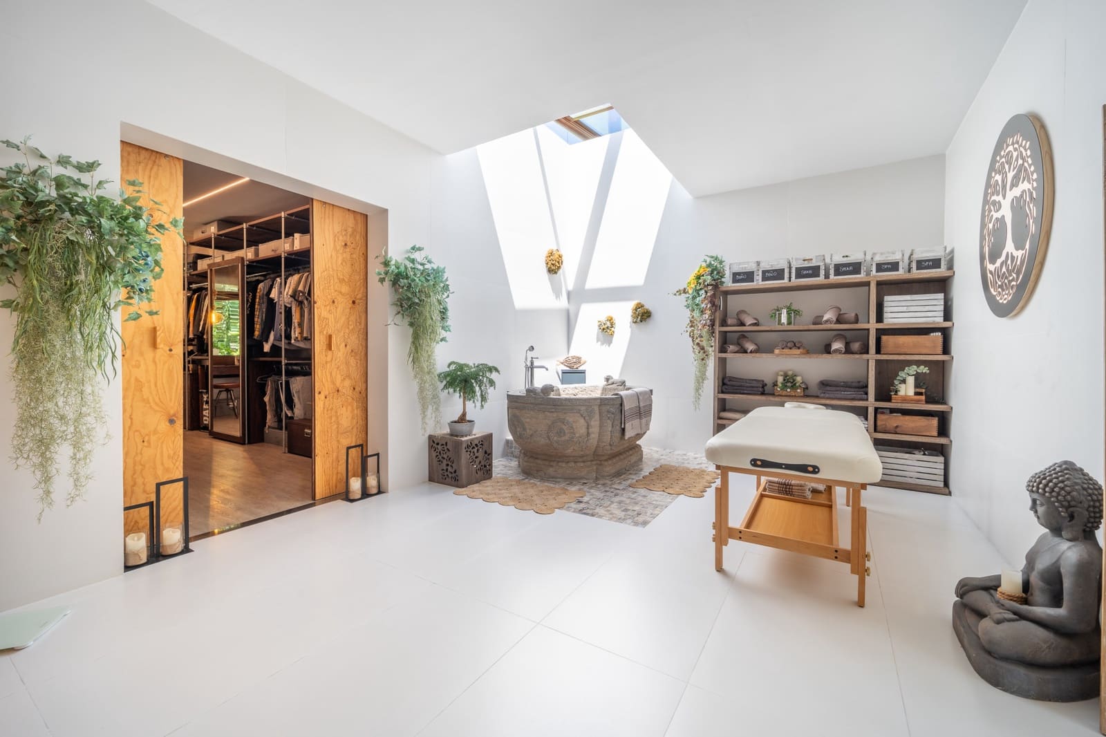 5 bedroom Villa for sale in Benahavis with pool garage - € 3,950,000 (Ref: 9106447)