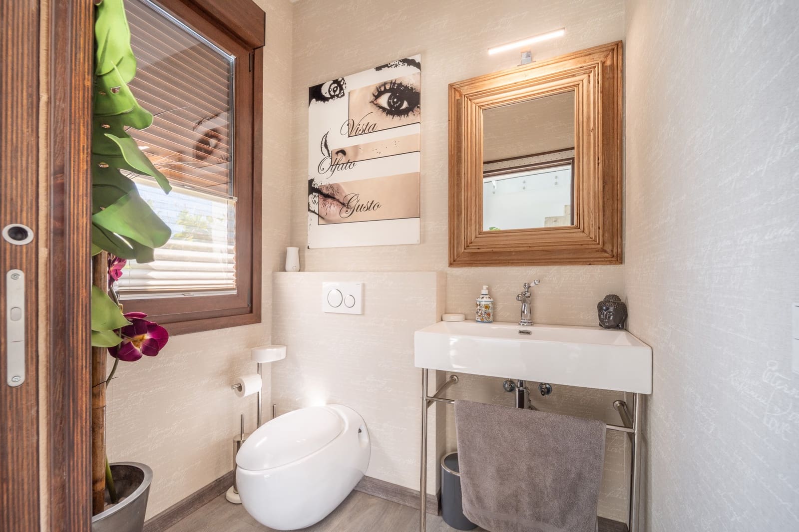 5 bedroom Villa for sale in Benahavis with pool garage - € 3,950,000 (Ref: 9106447)