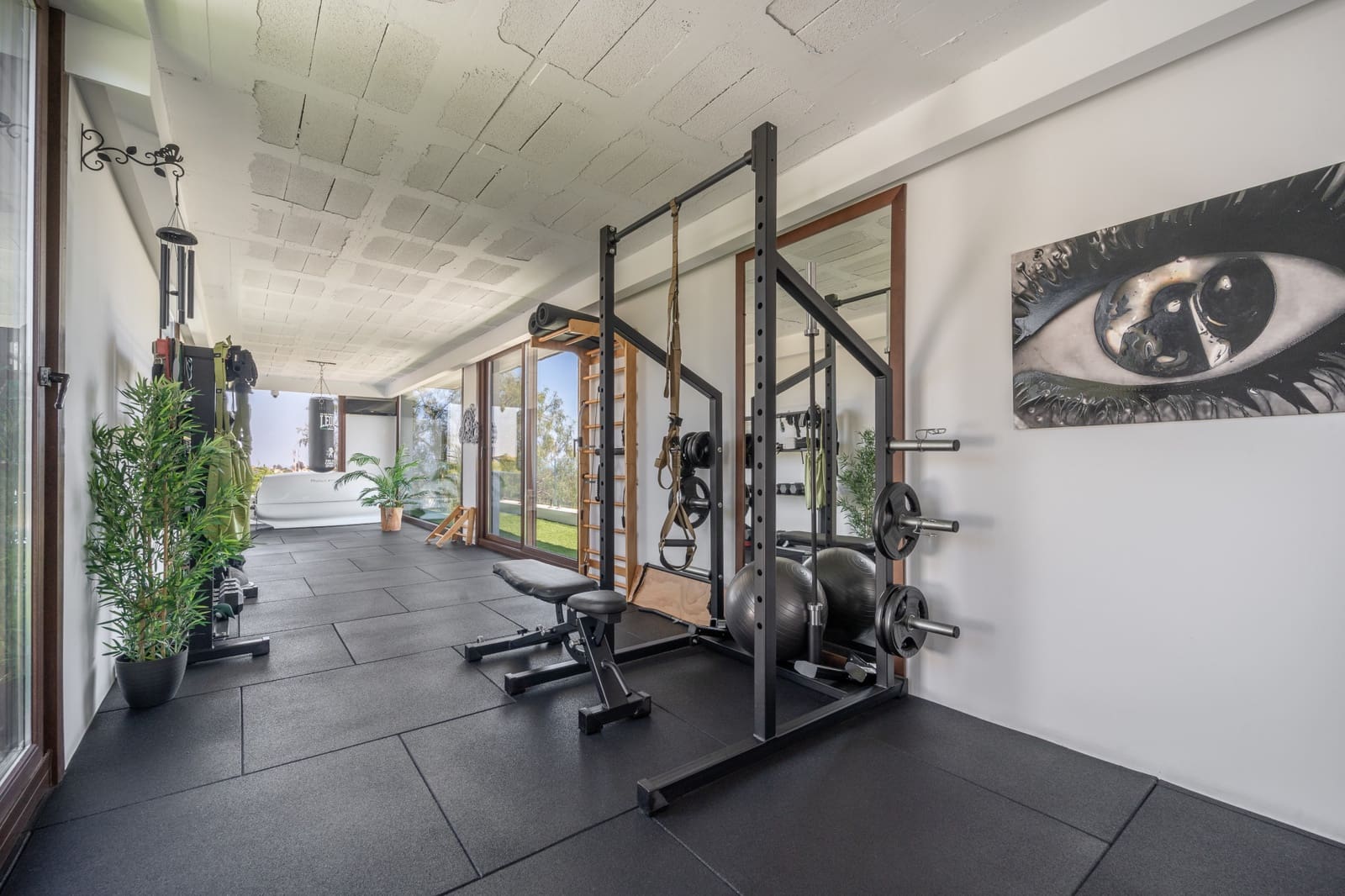 5 bedroom Villa for sale in Benahavis with pool garage - € 3,950,000 (Ref: 9106447)