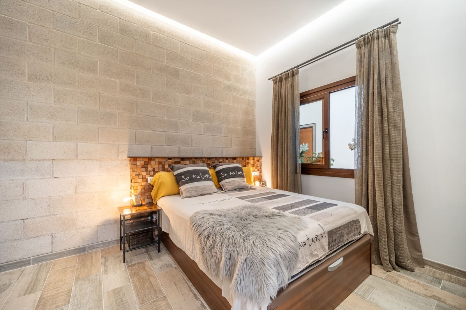 5 bedroom Villa for sale in Benahavis with pool garage - € 3,950,000 (Ref: 9106447)