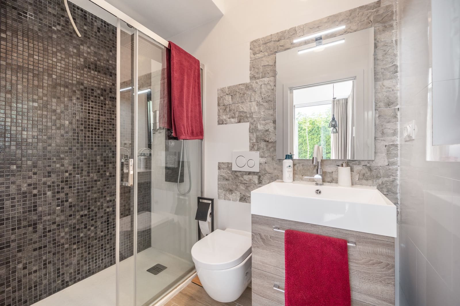 5 bedroom Villa for sale in Benahavis with pool garage - € 3,950,000 (Ref: 9106447)