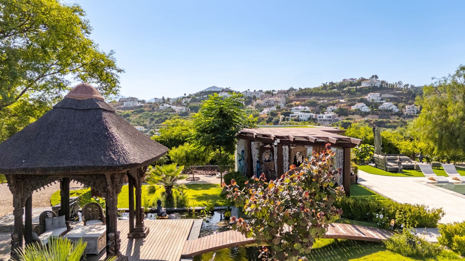 5 bedroom Villa for sale in Benahavis with pool garage - € 3,950,000 (Ref: 9106447)