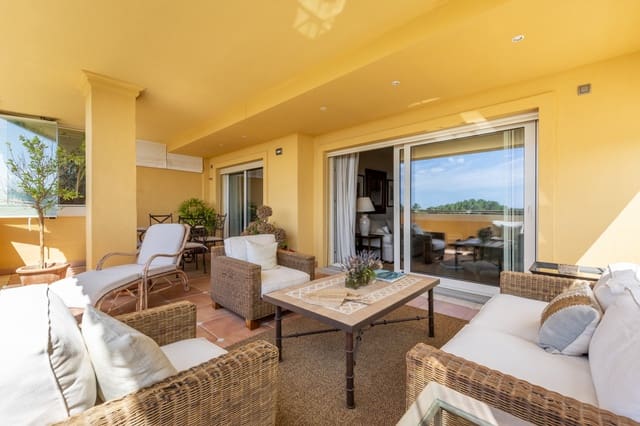 3 soveværelse Lejlighed til leje i Marbella med swimmingpool garage - € 4.000 (Ref: 9109805)