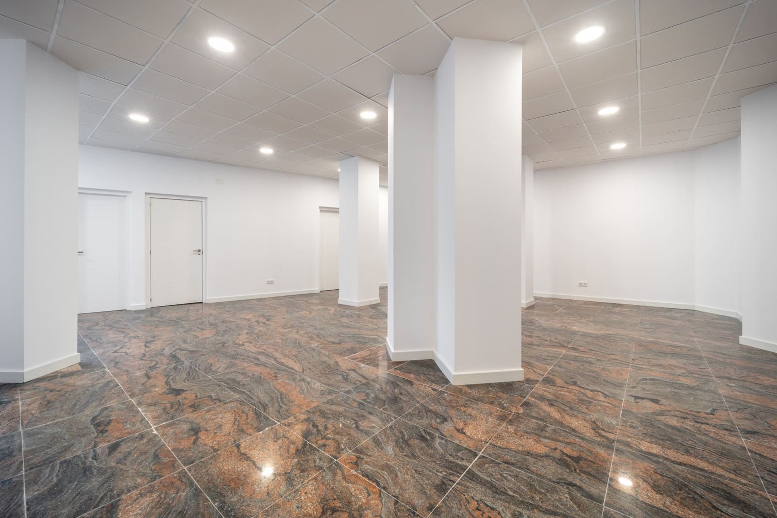 Local Comercial en Marbella en venta - 540.000 € (Ref: 9110188)