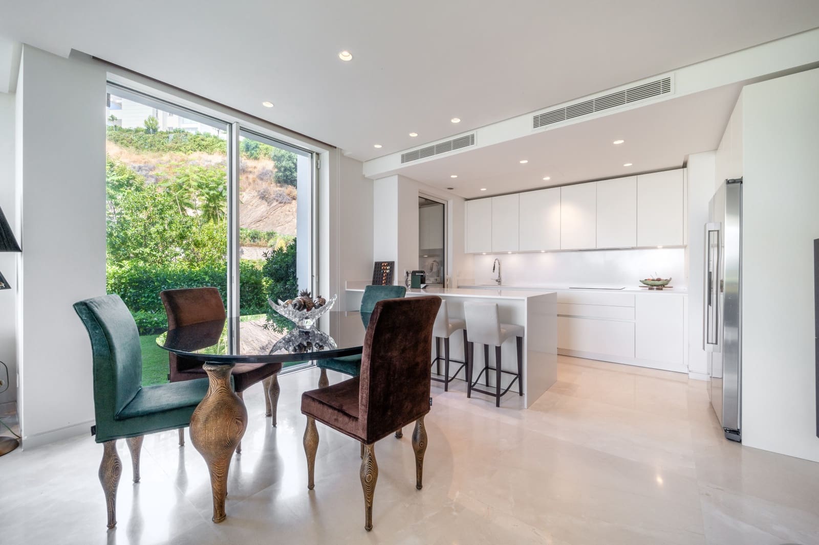 3 soveværelse Lejlighed til salg i Ojen med swimmingpool garage - € 1.195.000 (Ref: 9110189)