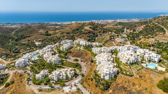 3 makuuhuone Huoneisto myytävänä paikassa Ojen mukana uima-altaan 
autotalli - 1 195 000 € (Ref: 9110189)