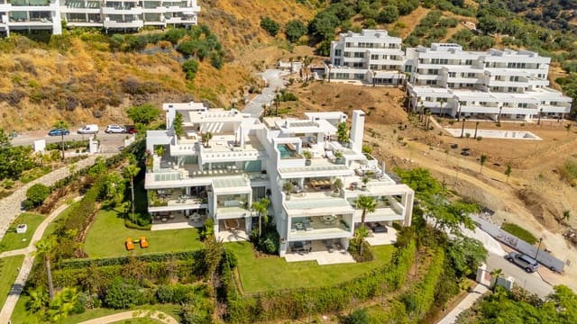 3 makuuhuone Huoneisto myytävänä paikassa Ojen mukana uima-altaan 
autotalli - 1 195 000 € (Ref: 9110189)