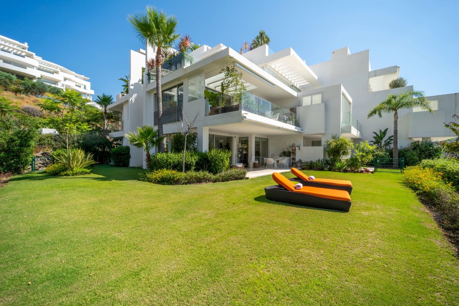 3 soveværelse Lejlighed til salg i Ojen med swimmingpool garage - € 1.195.000 (Ref: 9110189)