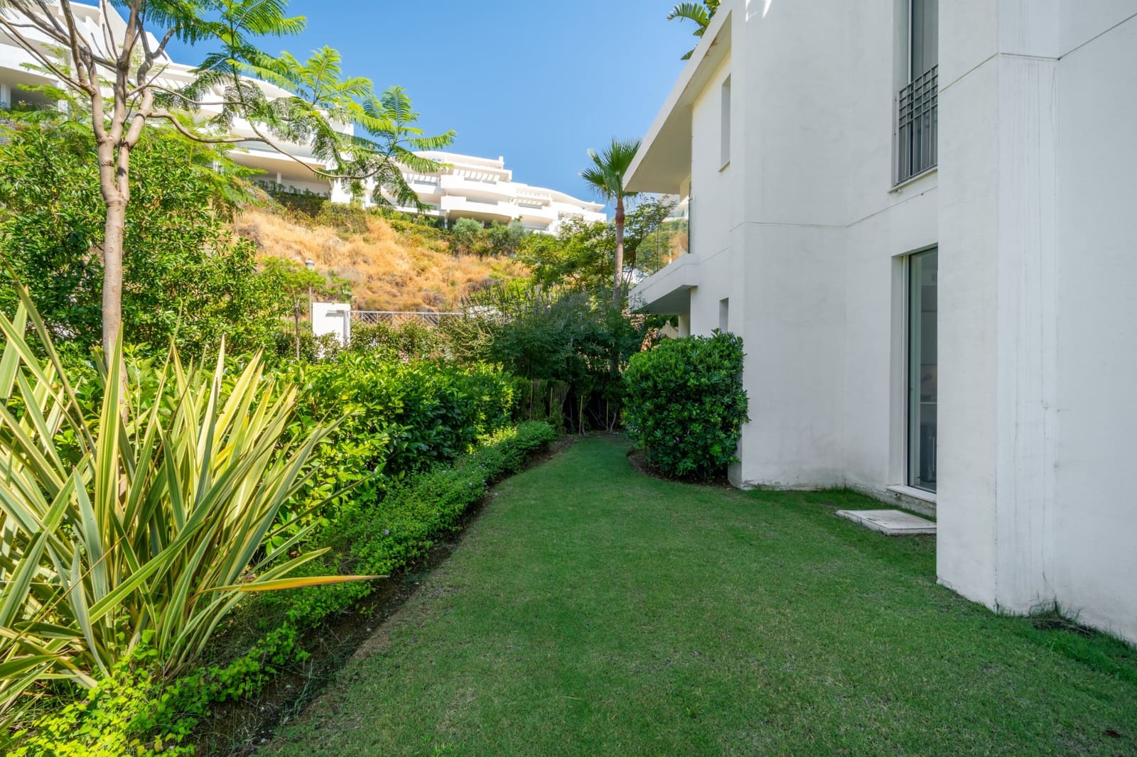 3 soveværelse Lejlighed til salg i Ojen med swimmingpool garage - € 1.195.000 (Ref: 9110189)