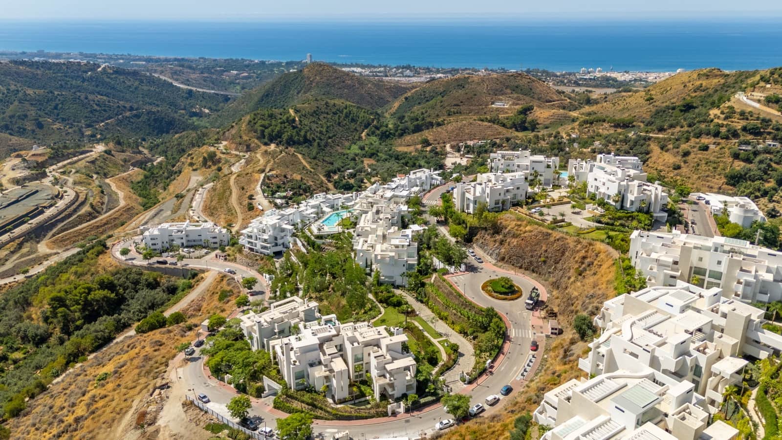 3 soveværelse Lejlighed til salg i Ojen med swimmingpool garage - € 1.195.000 (Ref: 9110189)