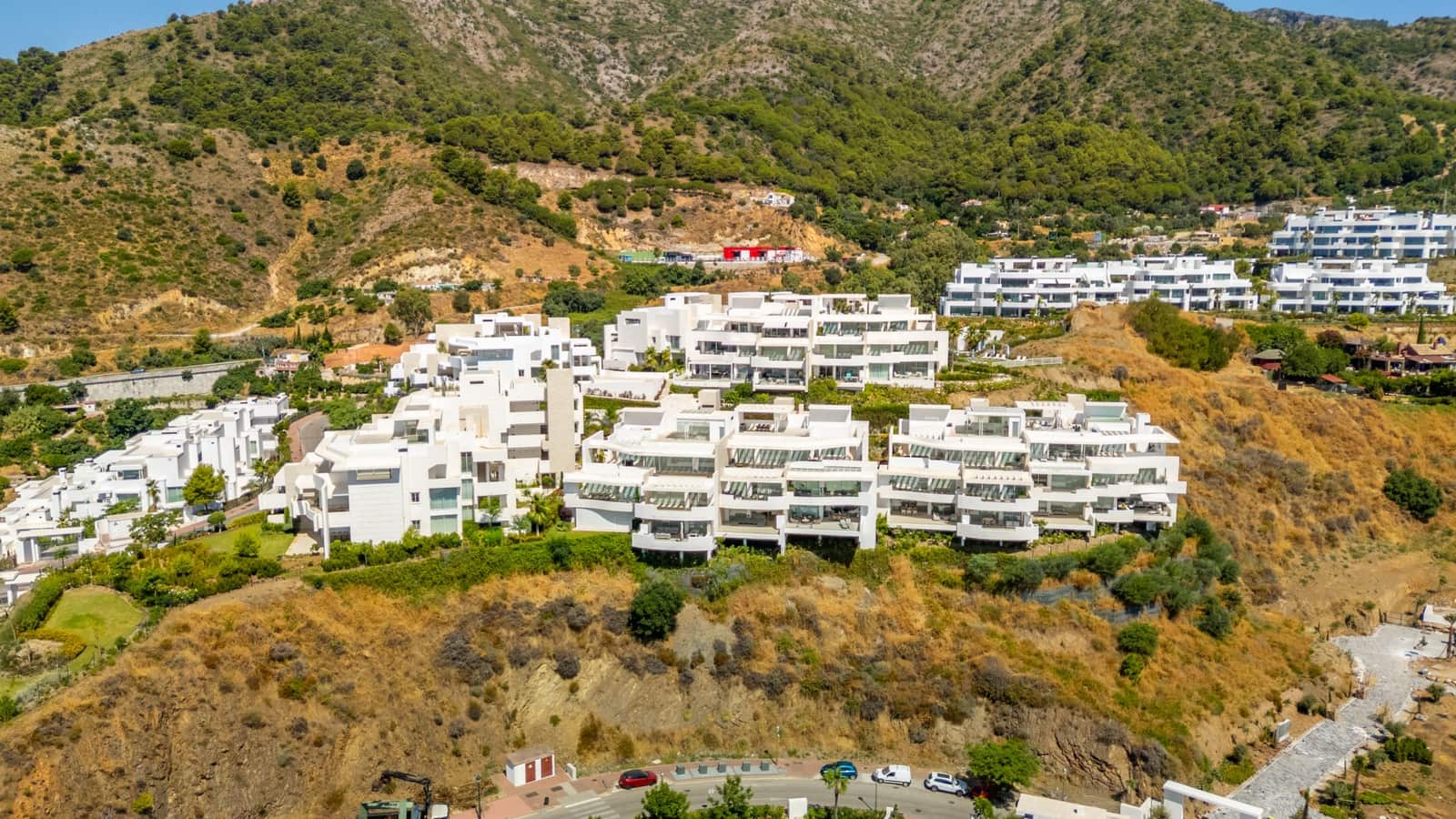 3 soveværelse Lejlighed til salg i Ojen med swimmingpool garage - € 1.195.000 (Ref: 9110189)