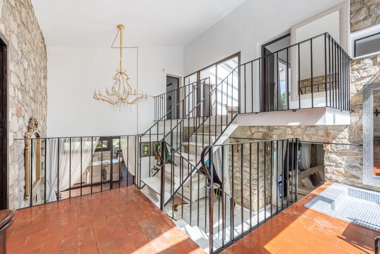 4 bedroom Villa for sale in Marbella with pool garage - € 4,200,000 (Ref: 9115993)