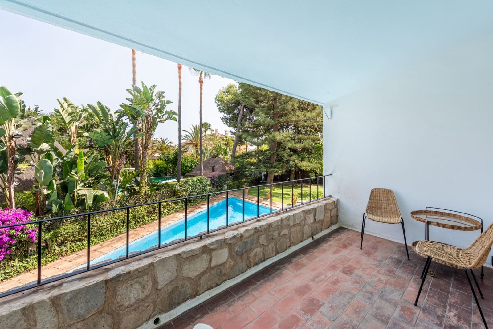 4 bedroom Villa for sale in Marbella with pool garage - € 4,200,000 (Ref: 9115993)