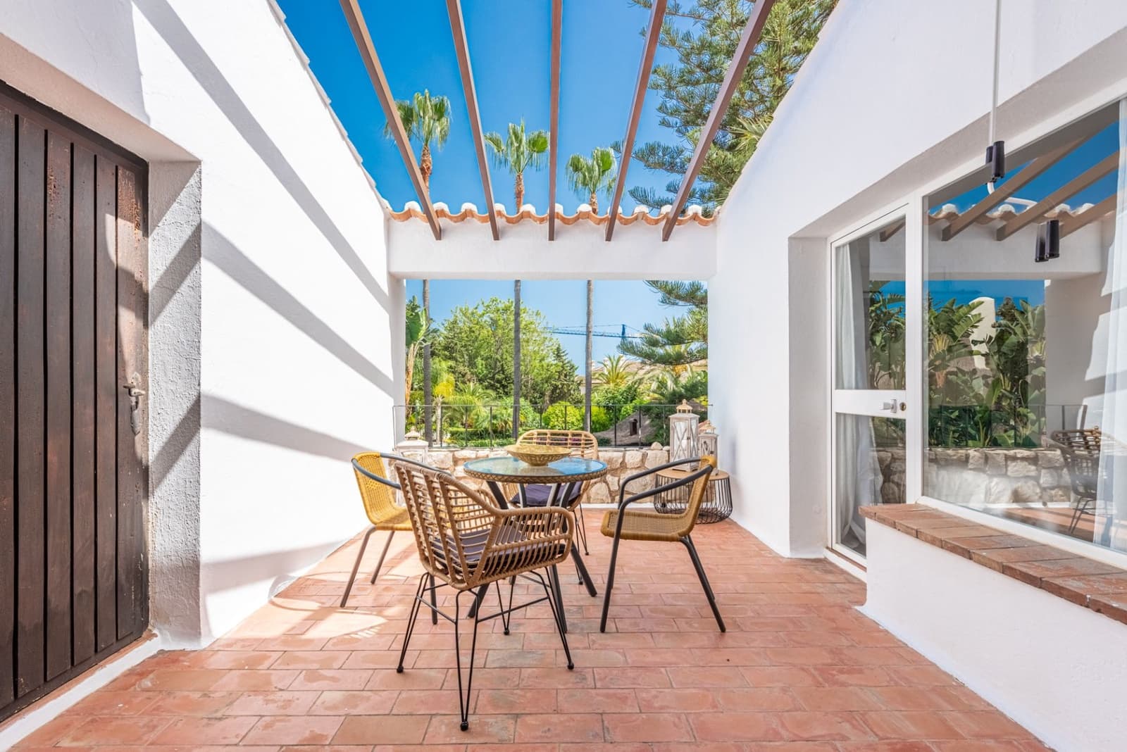 4 bedroom Villa for sale in Marbella with pool garage - € 4,200,000 (Ref: 9115993)