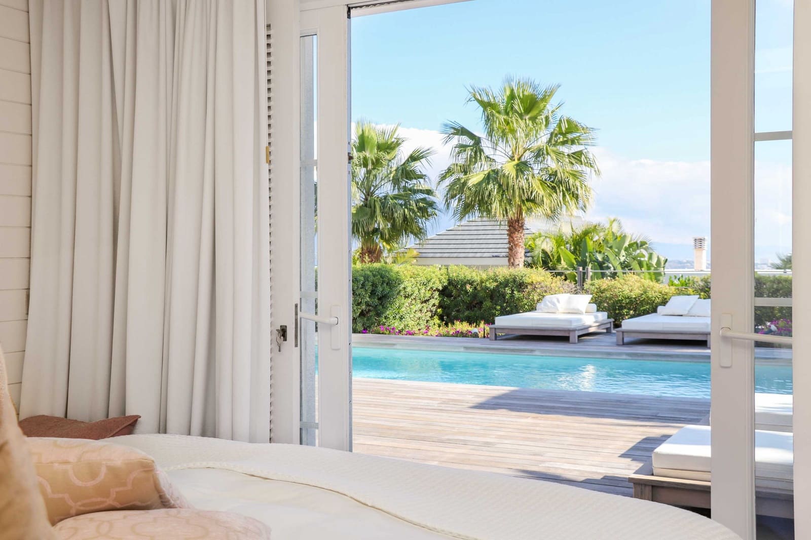 4 bedroom Villa for sale in Benahavis with pool garage - € 1,975,000 (Ref: 9118643)