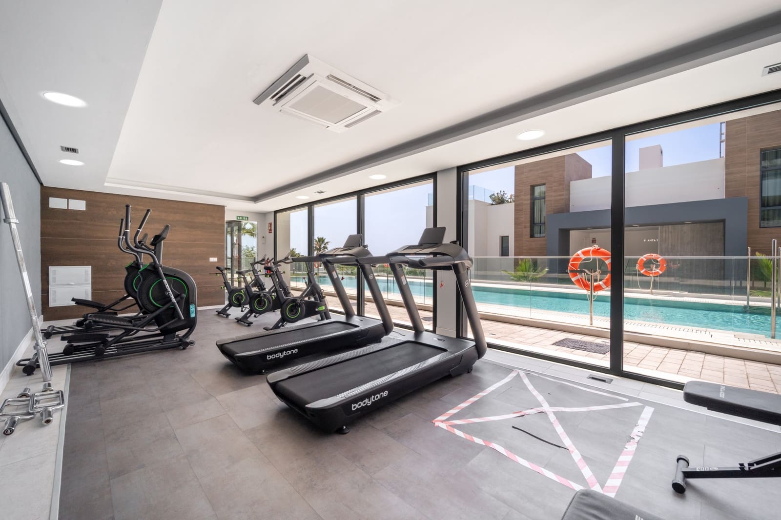 3 bedroom Apartment for sale in Marbella with pool garage - € 995,000 (Ref: 9126705)