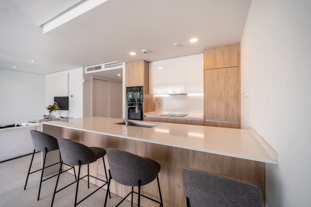 3 chambre Appartement à vendre à Marbella avec piscine garage - 995 000 € (Ref: 9126705)