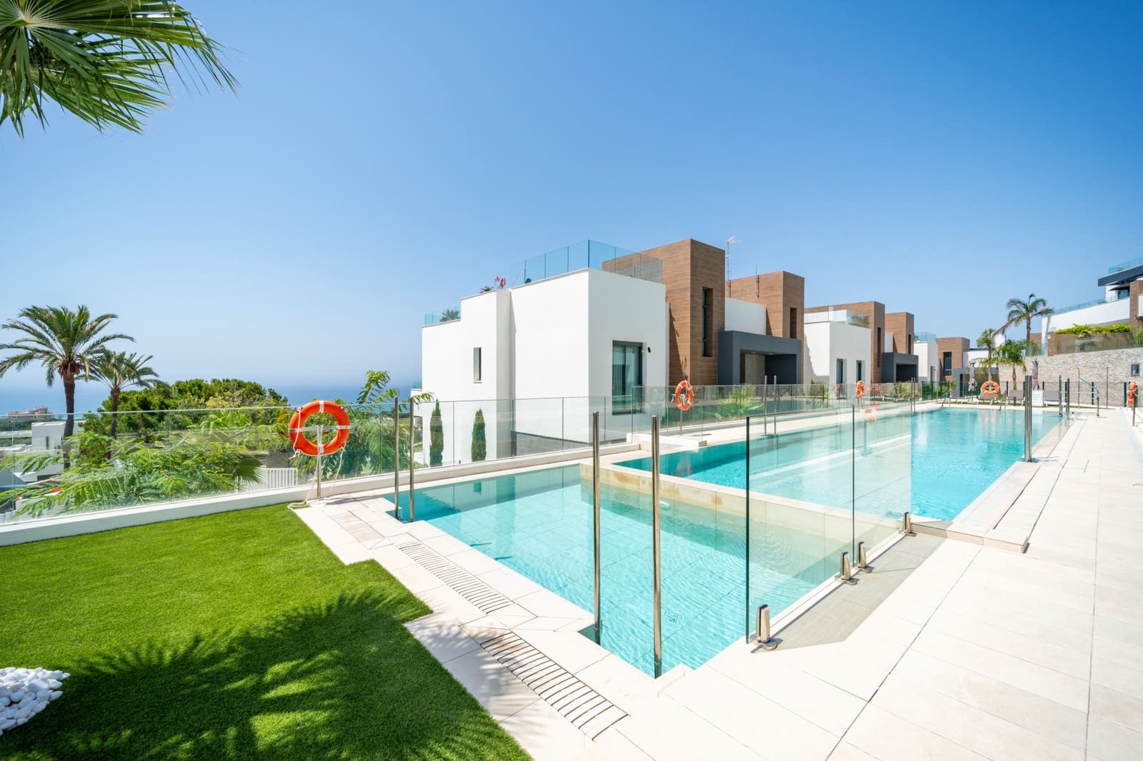 3 bedroom Apartment for sale in Marbella with pool garage - € 995,000 (Ref: 9126705)