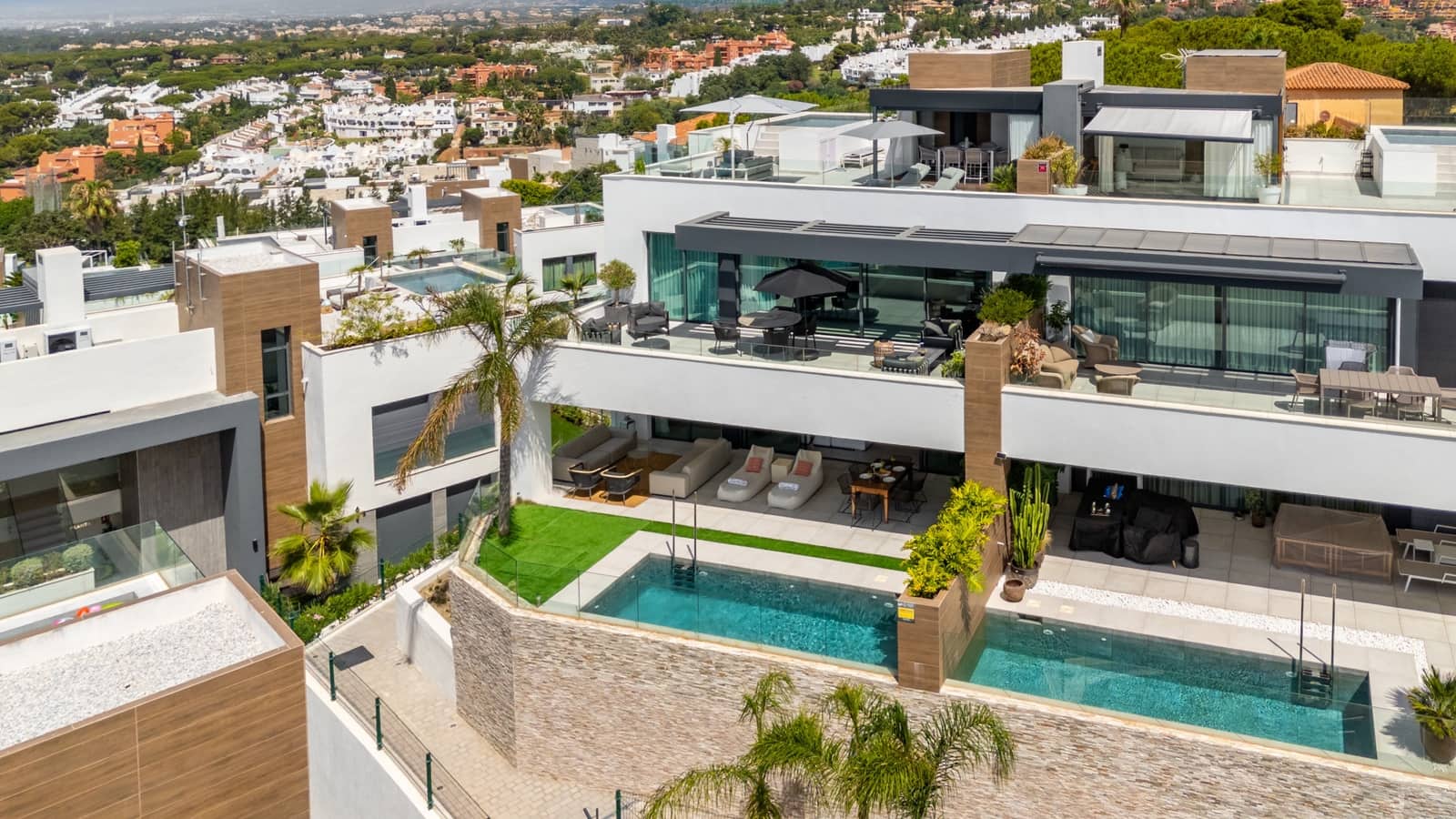 3 bedroom Apartment for sale in Marbella with pool garage - € 995,000 (Ref: 9126705)