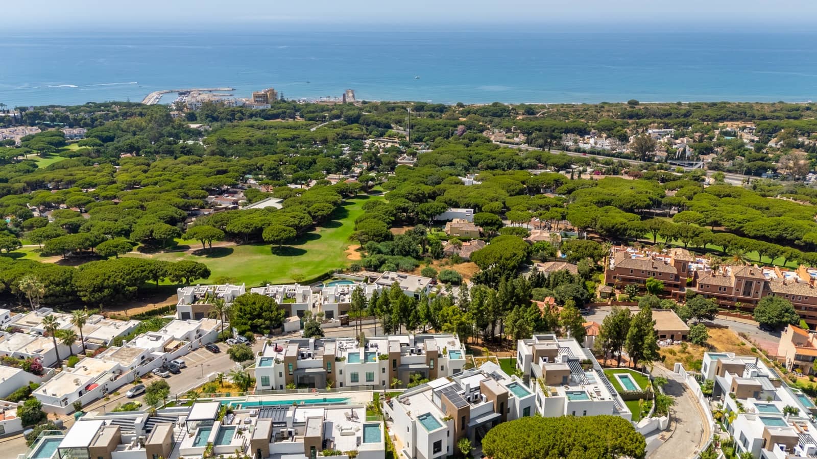 3 bedroom Apartment for sale in Marbella with pool garage - € 995,000 (Ref: 9126705)