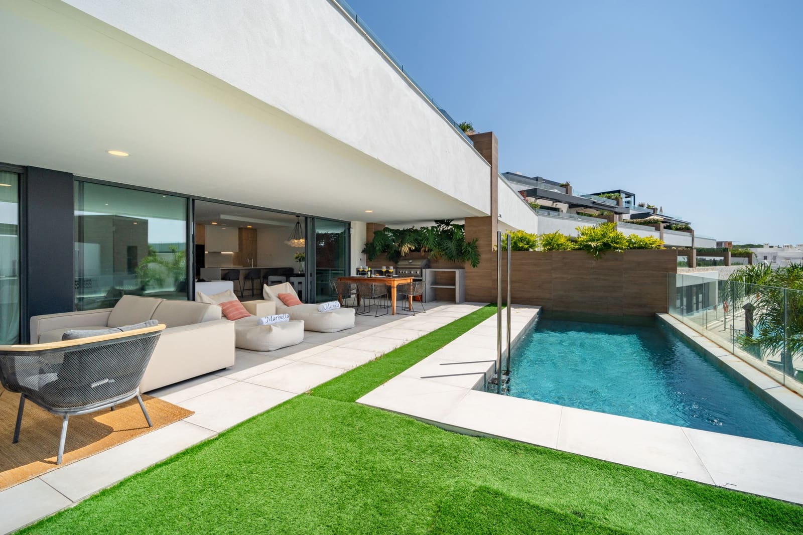 3 bedroom Apartment for sale in Marbella with pool garage - € 995,000 (Ref: 9126705)