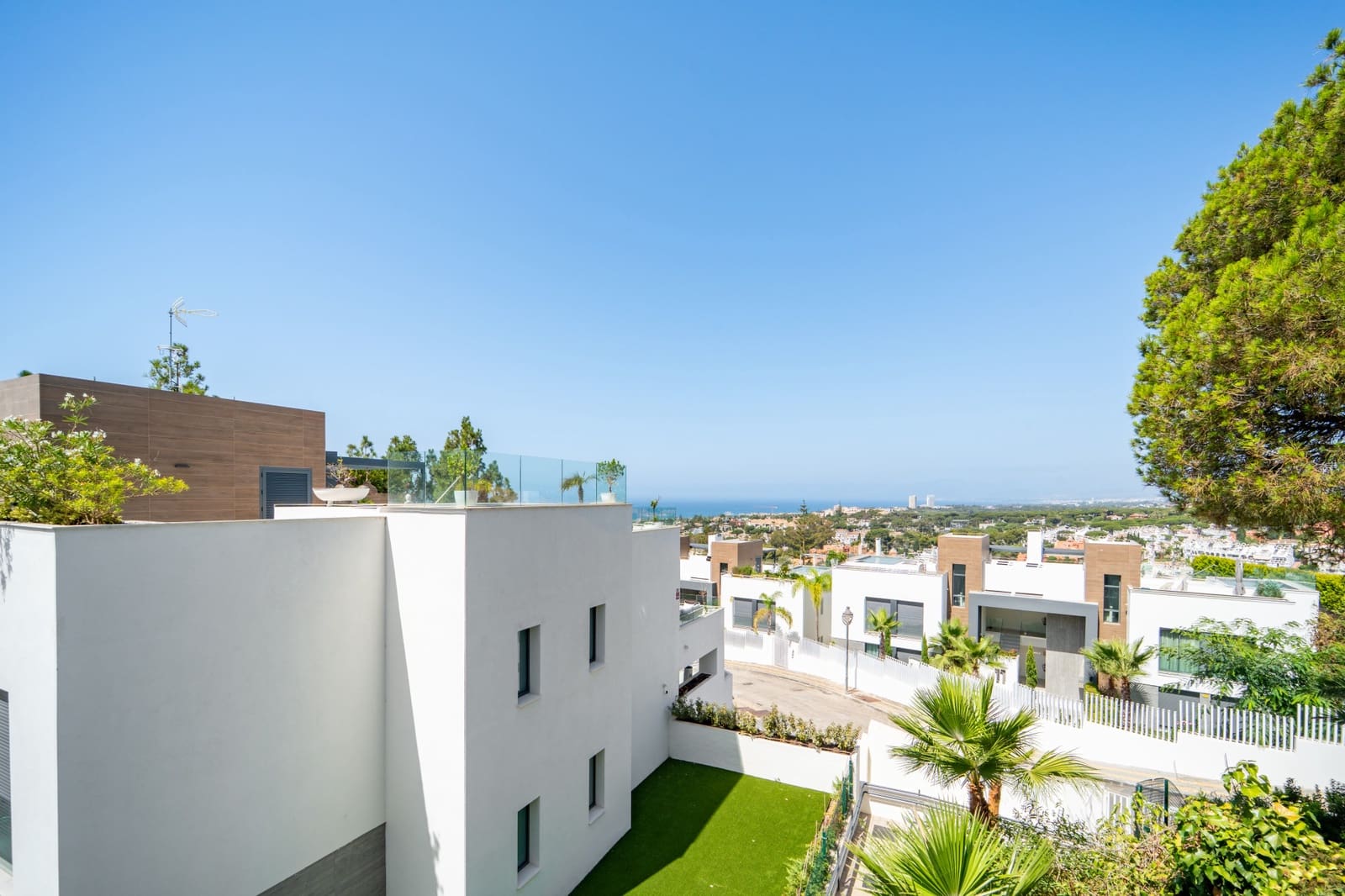 3 bedroom Apartment for sale in Marbella with pool garage - € 995,000 (Ref: 9126705)