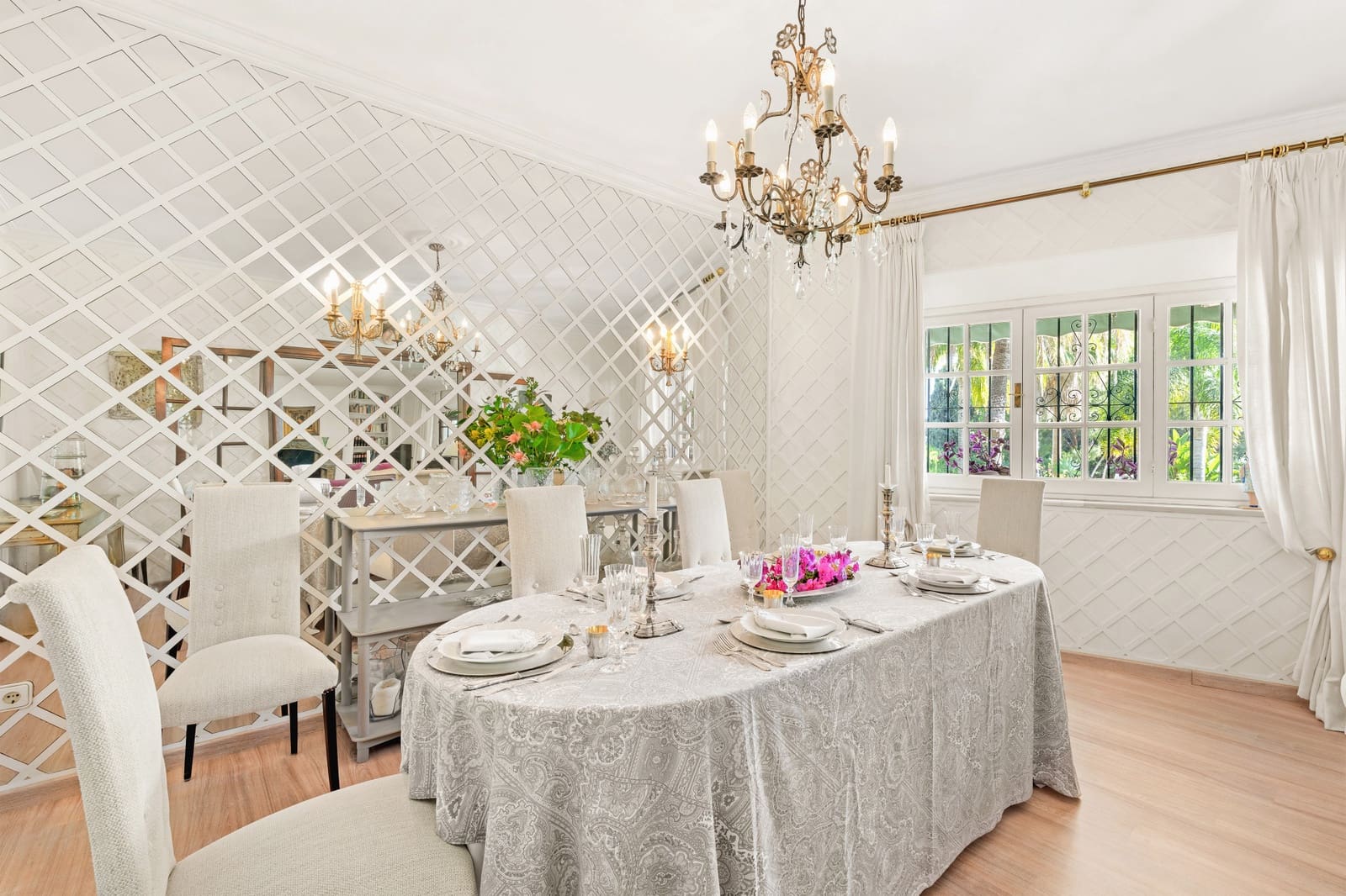 4 slaapkamer Villa te koop in Golden Mile met zwembad garage - € 4.200.000 (Ref: 9129639)