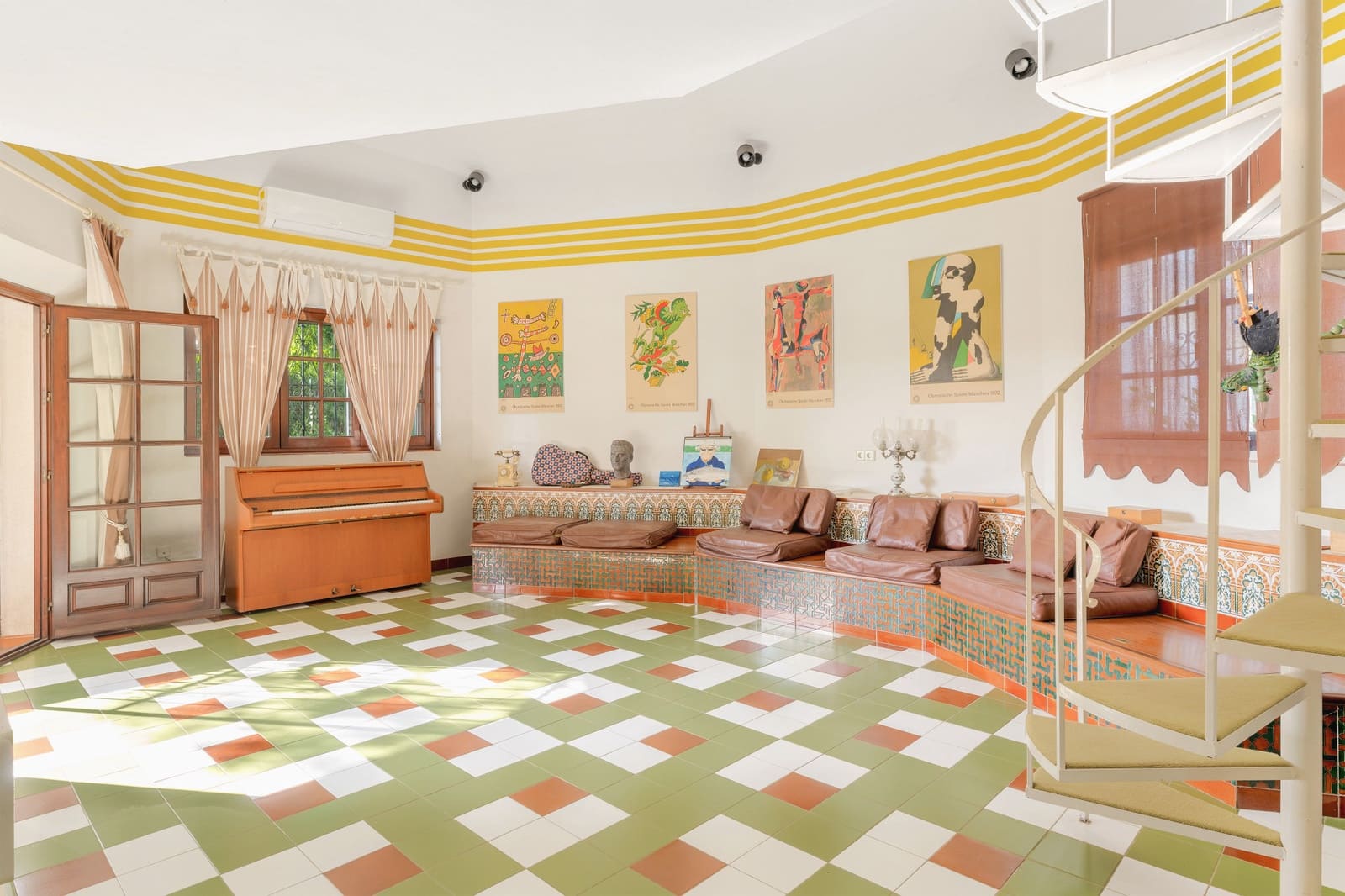 4 slaapkamer Villa te koop in Golden Mile met zwembad garage - € 4.200.000 (Ref: 9129639)