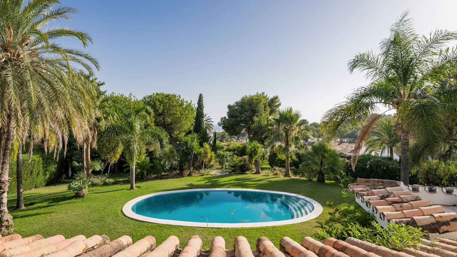 4 bedroom Villa for sale in Golden Mile with pool garage - € 3,900,000 (Ref: 9129639)