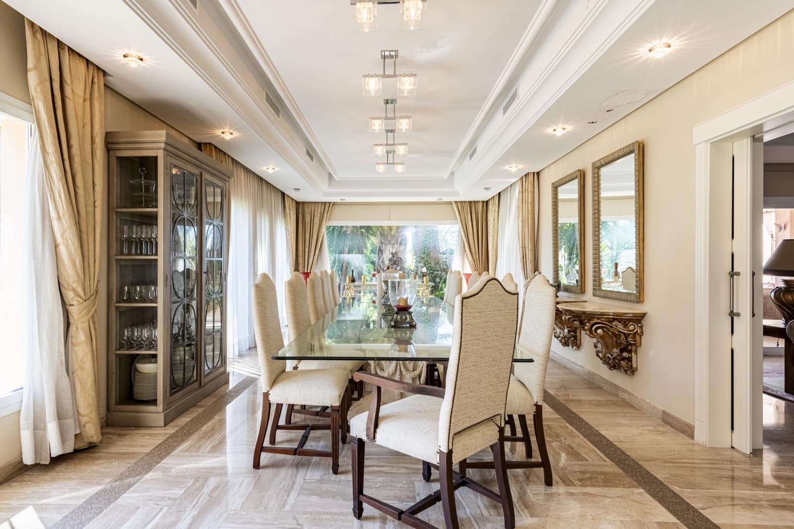 8 Zimmer Villa zu verkaufen in New Golden Mile mit Pool Garage - 6.800.000 € (Ref: 9134304)