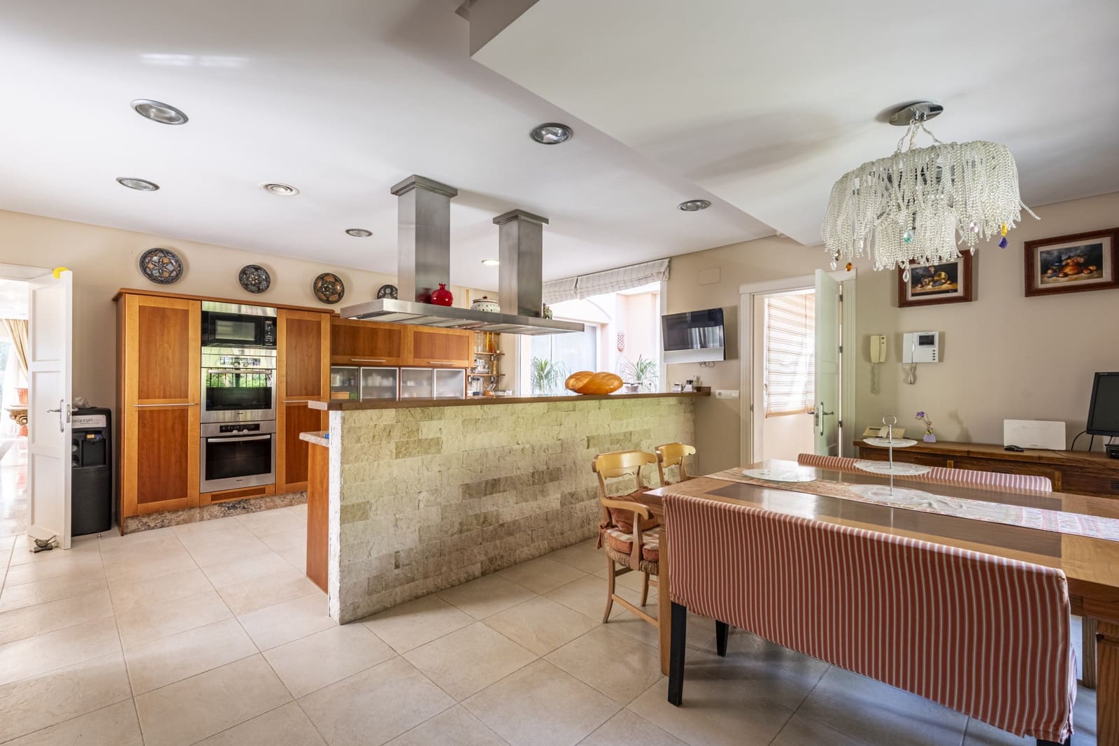 8 Zimmer Villa zu verkaufen in New Golden Mile mit Pool Garage - 6.800.000 € (Ref: 9134304)