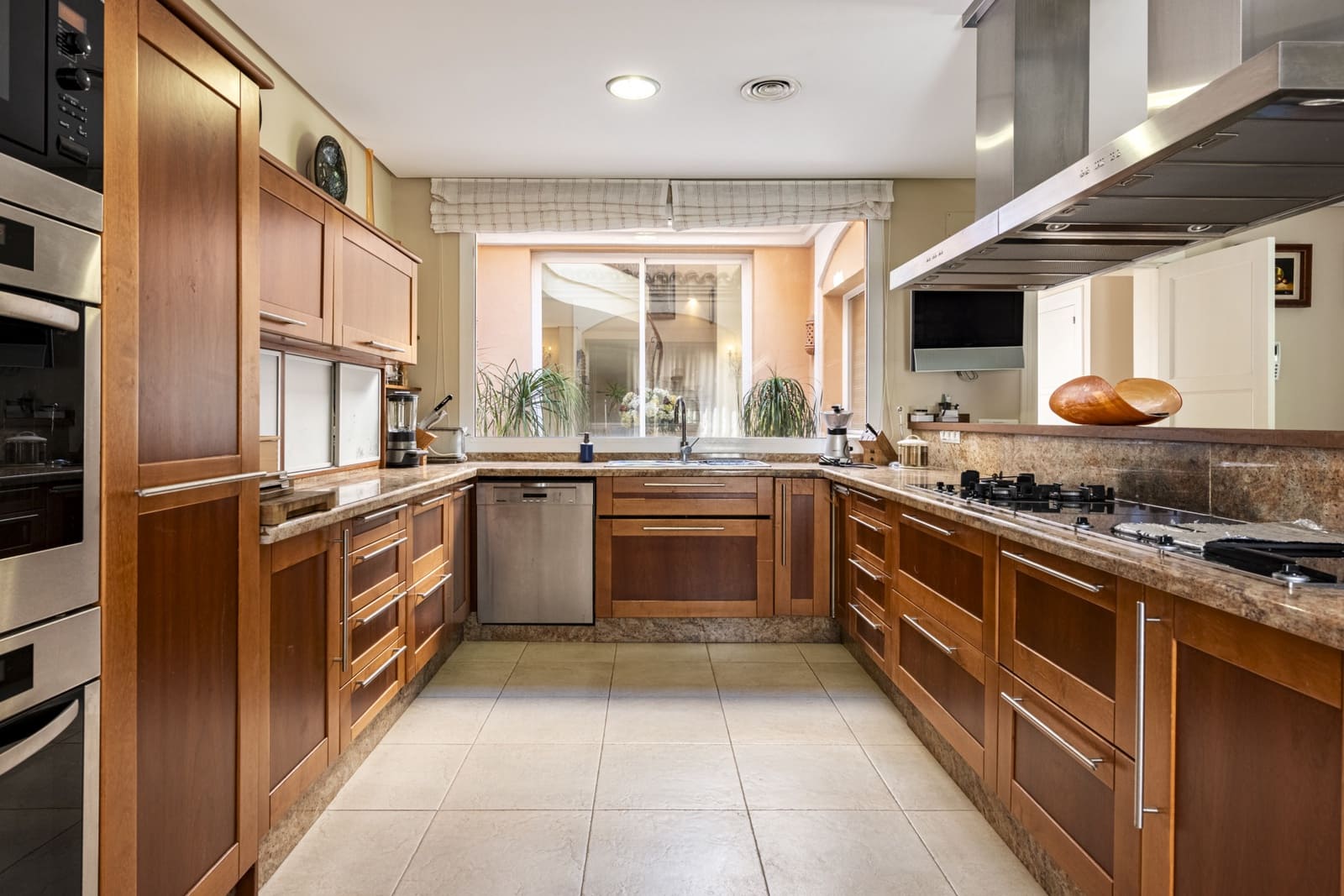 8 Zimmer Villa zu verkaufen in New Golden Mile mit Pool Garage - 6.800.000 € (Ref: 9134304)