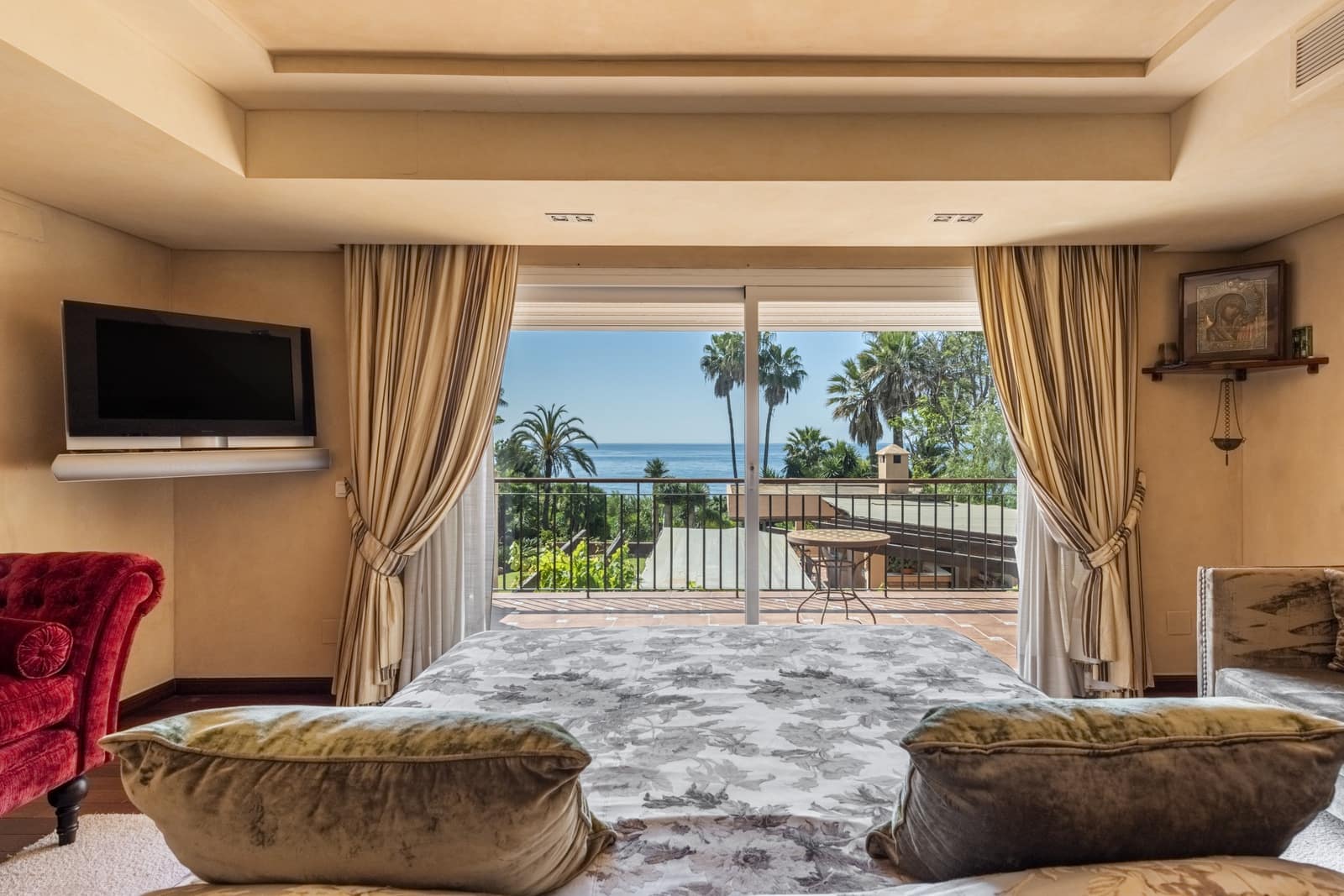 8 Zimmer Villa zu verkaufen in New Golden Mile mit Pool Garage - 6.800.000 € (Ref: 9134304)