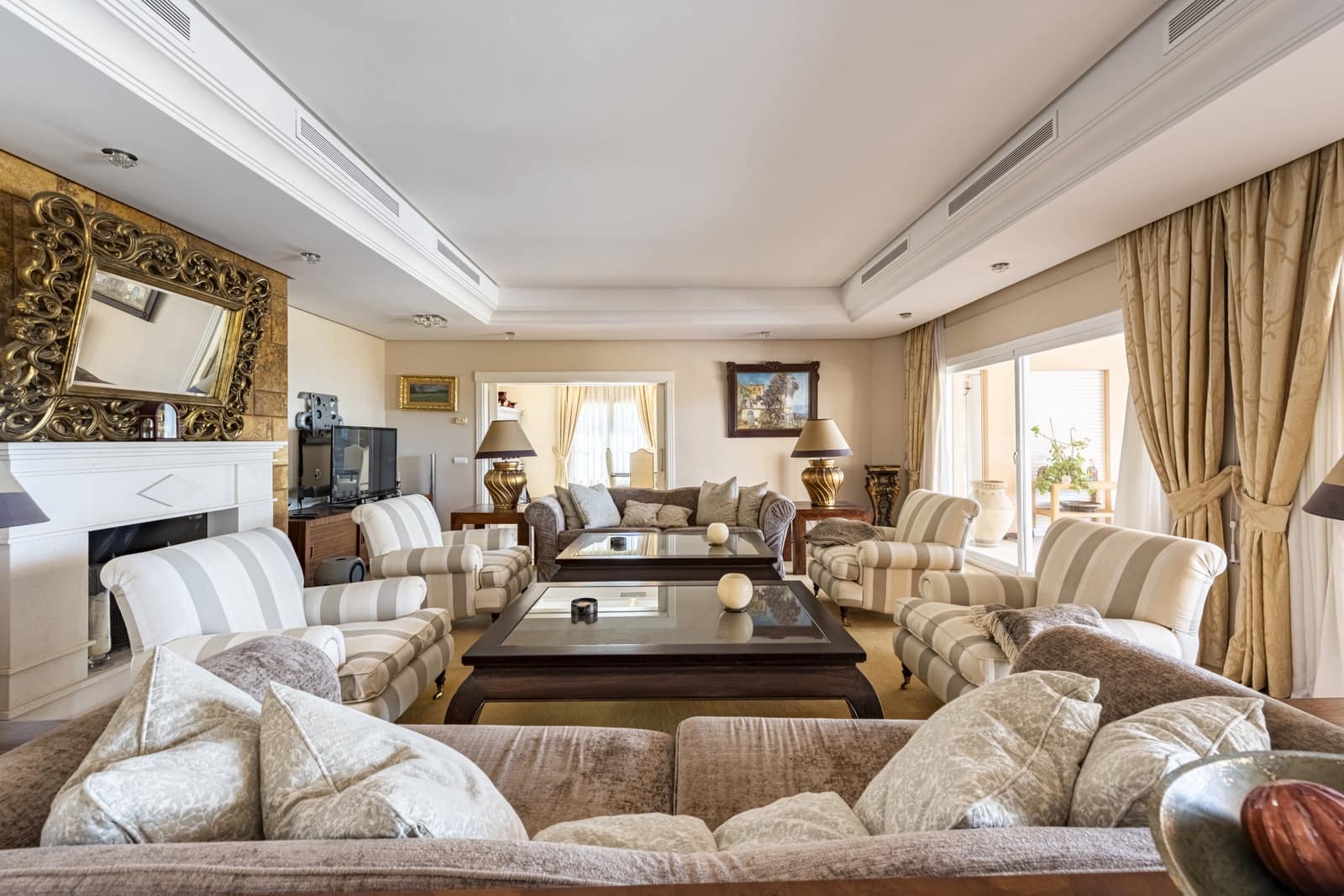 8 Zimmer Villa zu verkaufen in New Golden Mile mit Pool Garage - 6.800.000 € (Ref: 9134304)