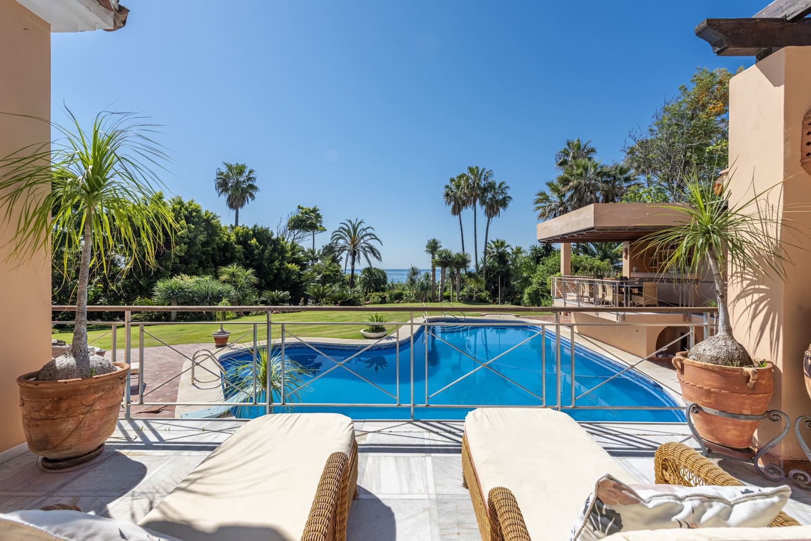 8 Zimmer Villa zu verkaufen in New Golden Mile mit Pool Garage - 6.800.000 € (Ref: 9134304)