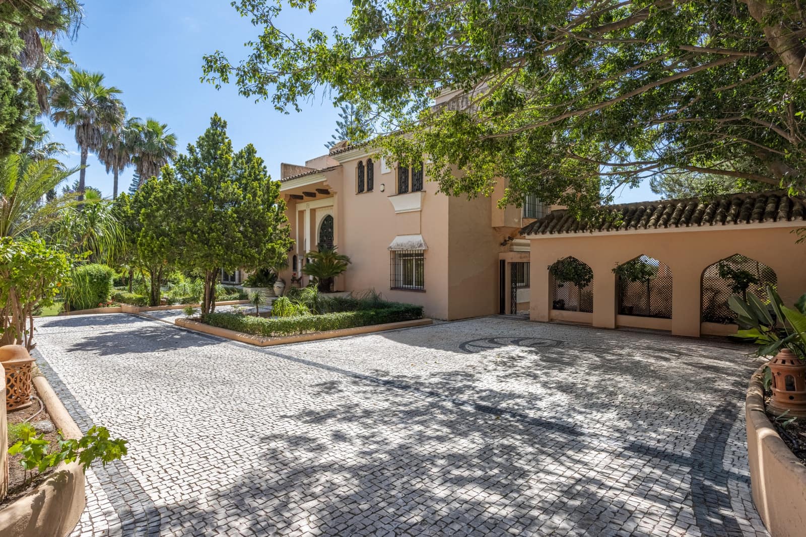 8 Zimmer Villa zu verkaufen in New Golden Mile mit Pool Garage - 6.800.000 € (Ref: 9134304)