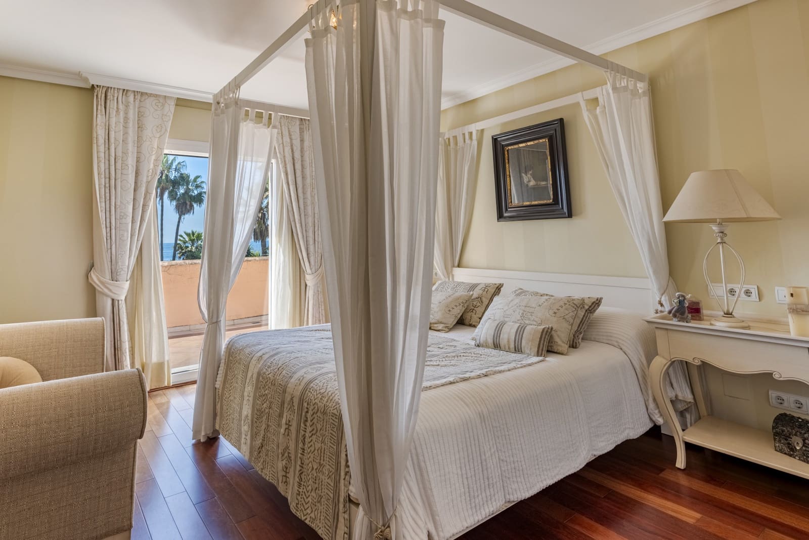 8 soverom Villa til salgs i Estepona med svømmebasseng garasje - € 6 600 000 (Ref: 9134304)