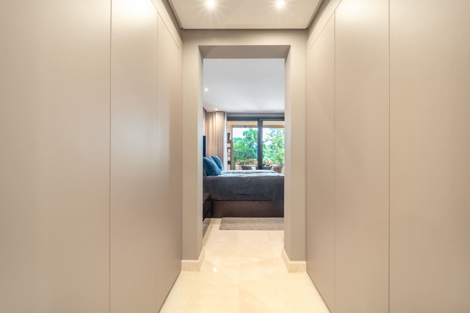 2 slaapkamer Appartement te koop in Marbella met zwembad garage - € 1.395.000 (Ref: 9145462)