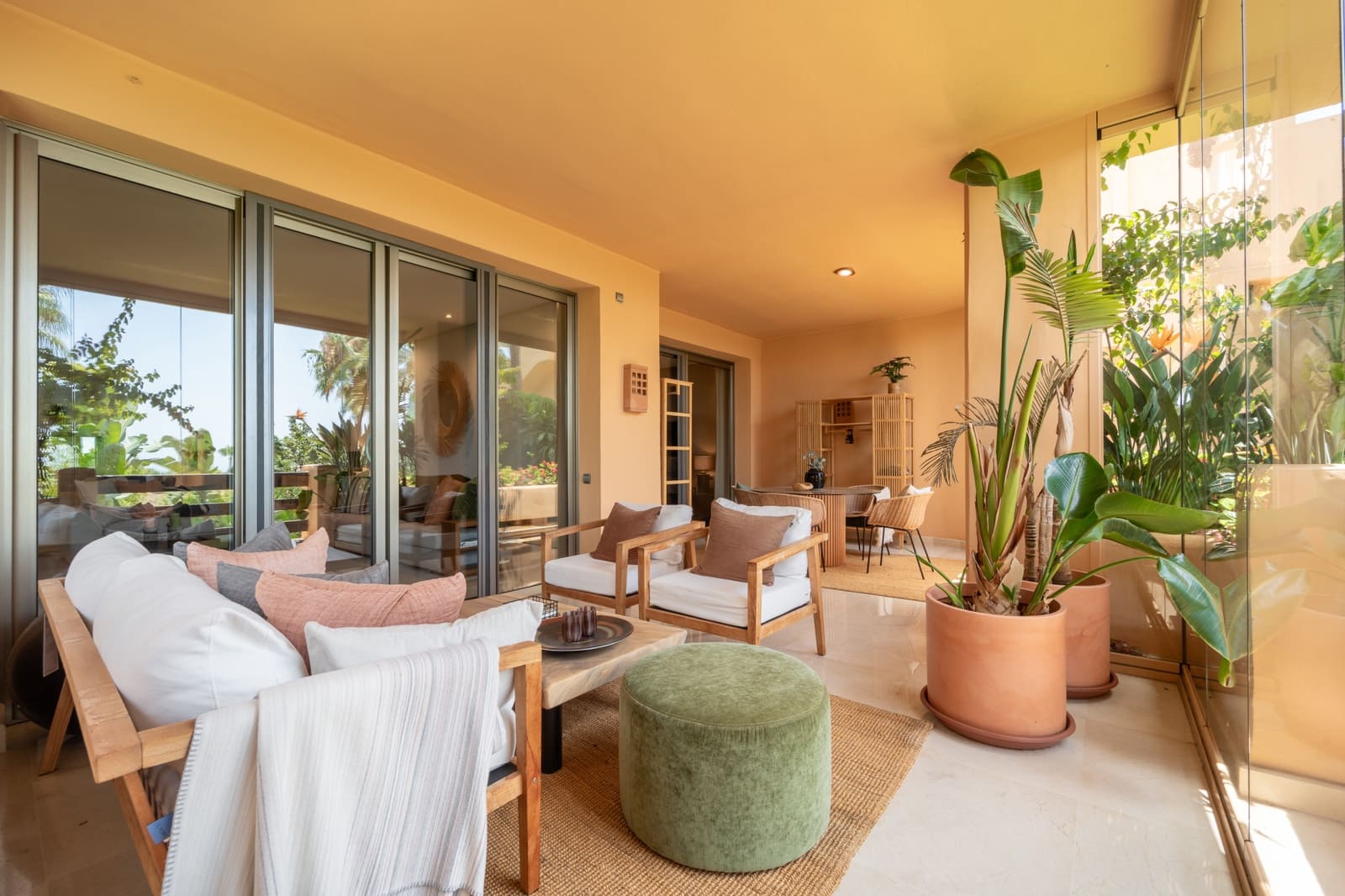 2 slaapkamer Appartement te koop in Marbella met zwembad garage - € 1.395.000 (Ref: 9145462)