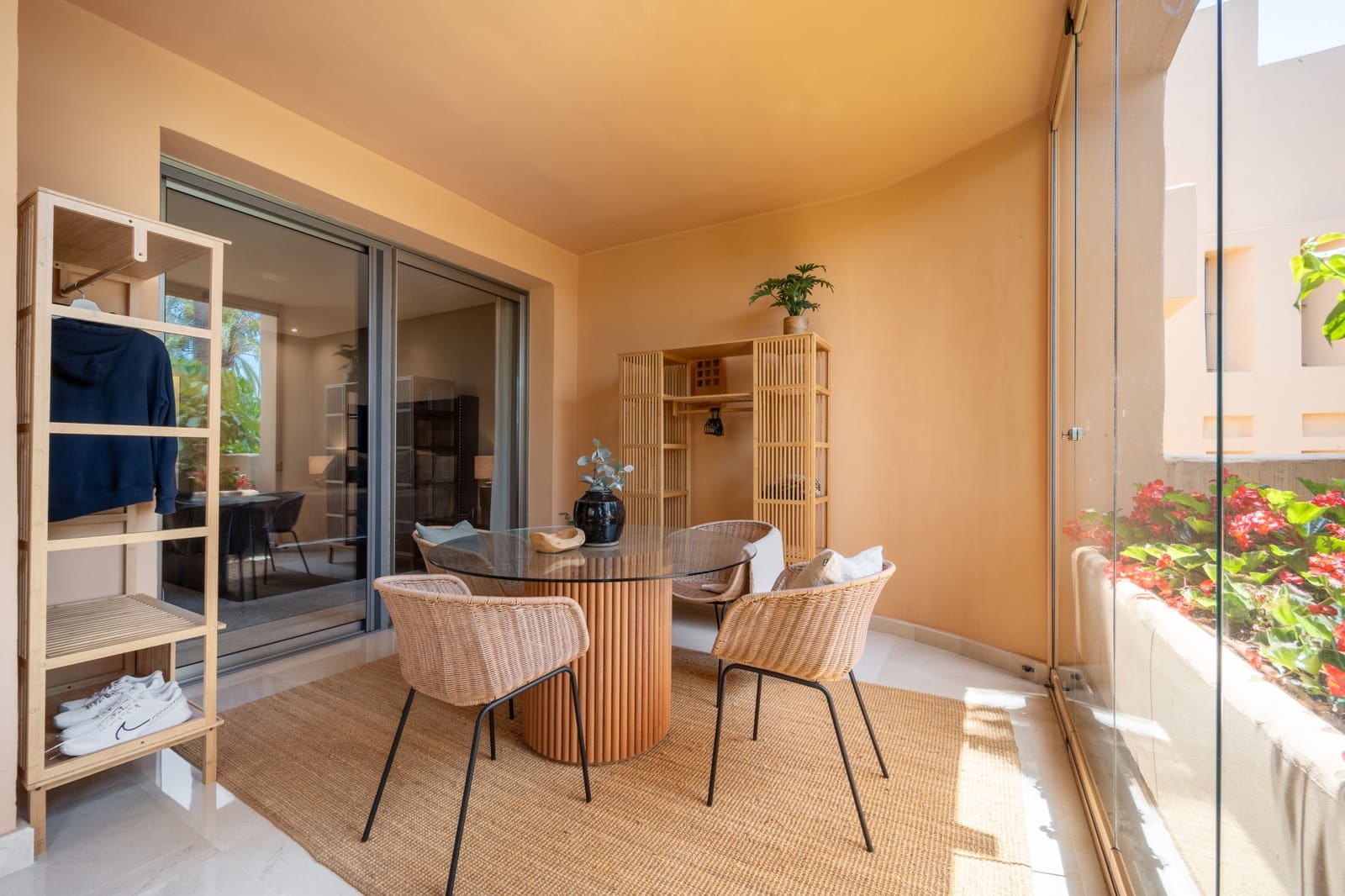 2 slaapkamer Appartement te koop in Marbella met zwembad garage - € 1.395.000 (Ref: 9145462)