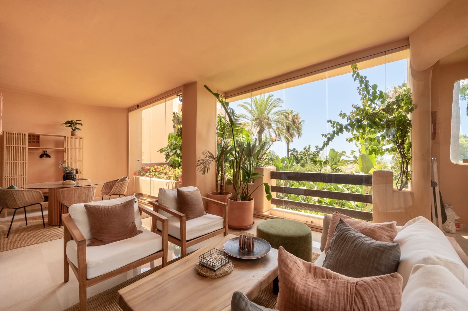 2 slaapkamer Appartement te koop in Marbella met zwembad garage - € 1.395.000 (Ref: 9145462)