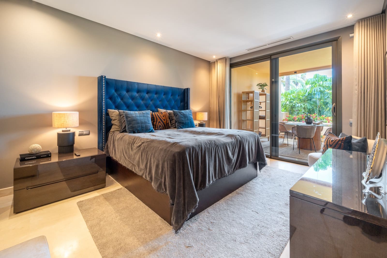 2 slaapkamer Appartement te koop in Marbella met zwembad garage - € 1.395.000 (Ref: 9145462)