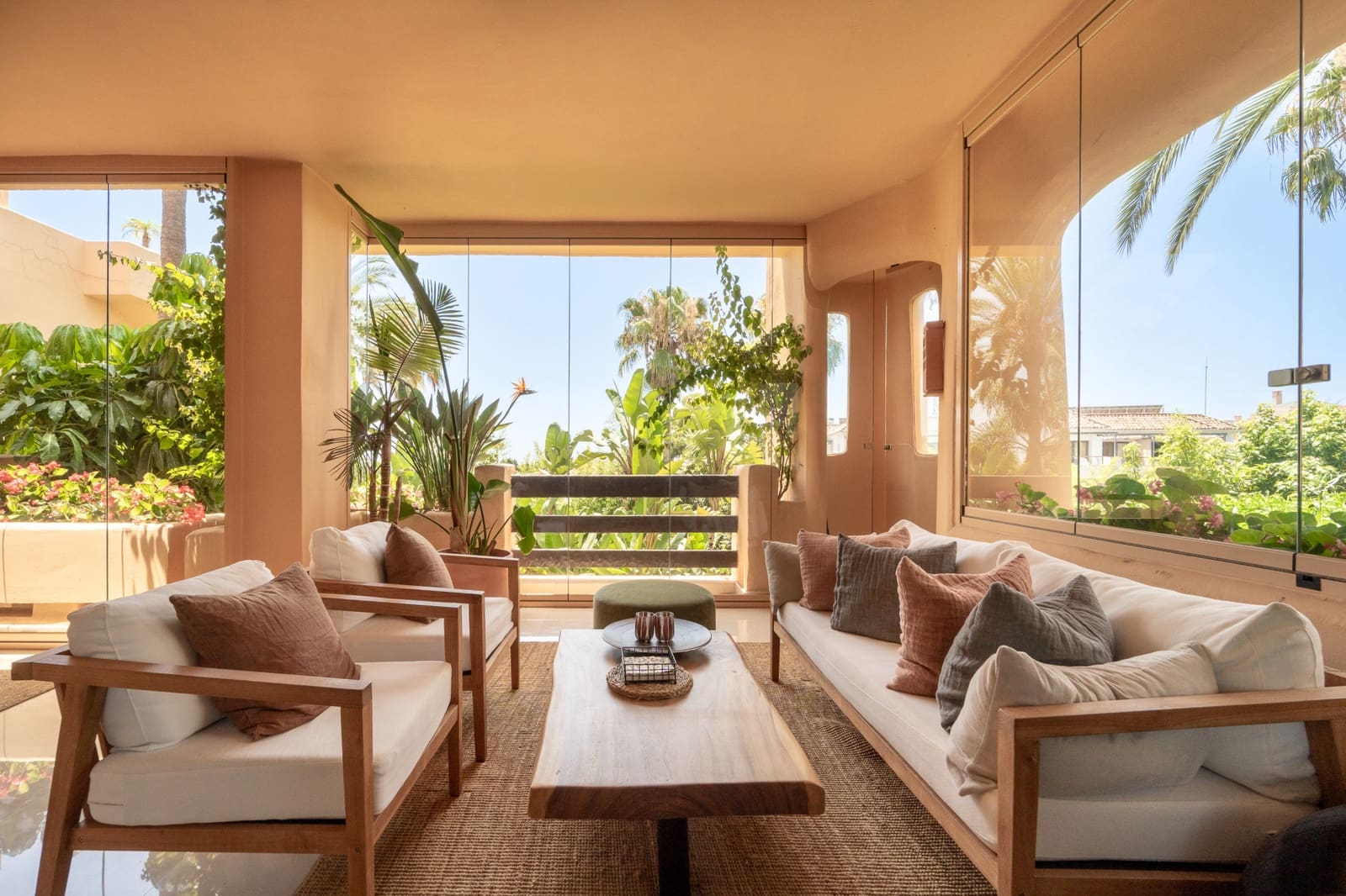 2 slaapkamer Appartement te koop in Marbella met zwembad garage - € 1.395.000 (Ref: 9145462)