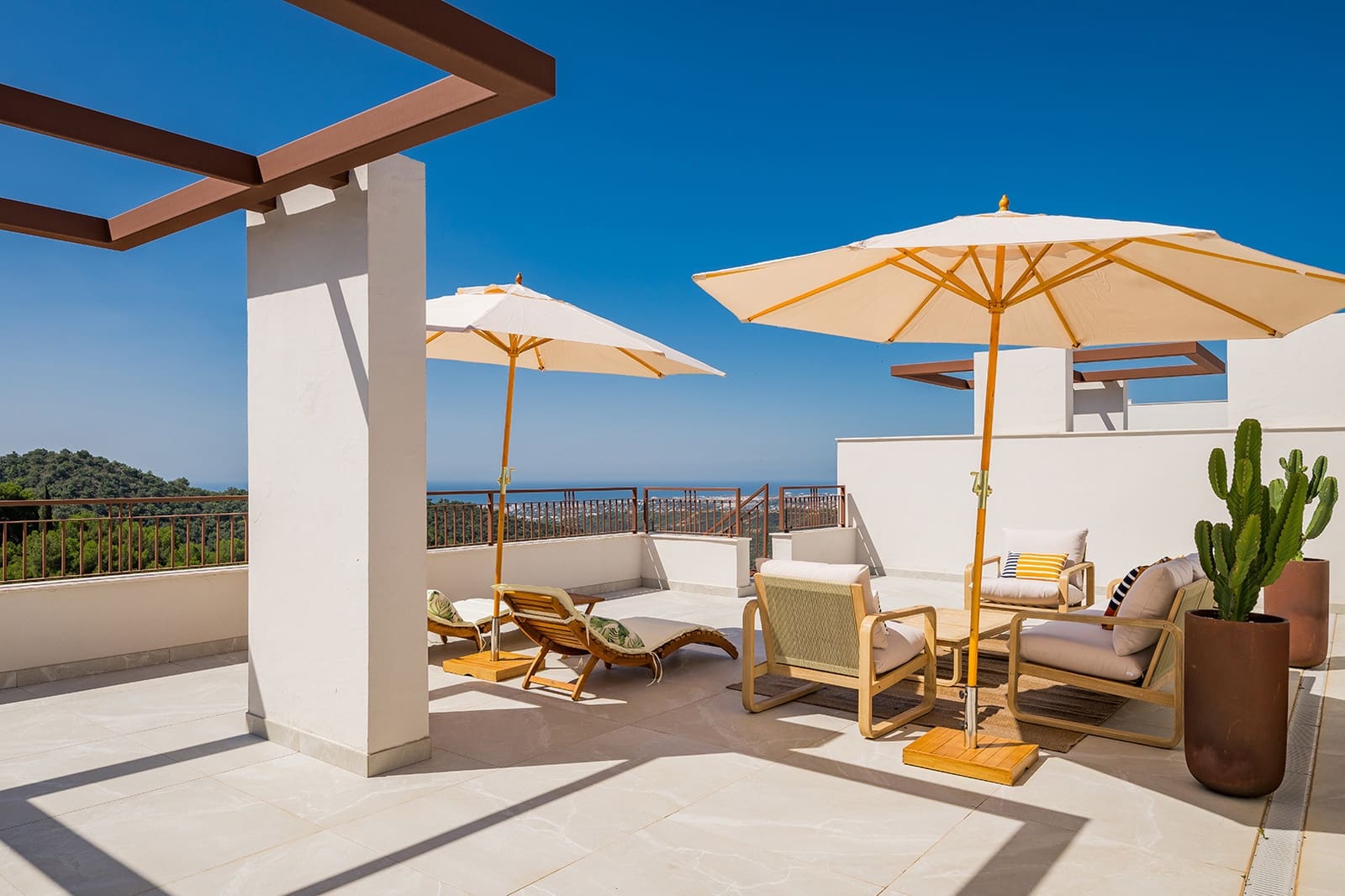 3 slaapkamer Penthouse te koop in Istan met zwembad garage - € 945.000 (Ref: 9145463)