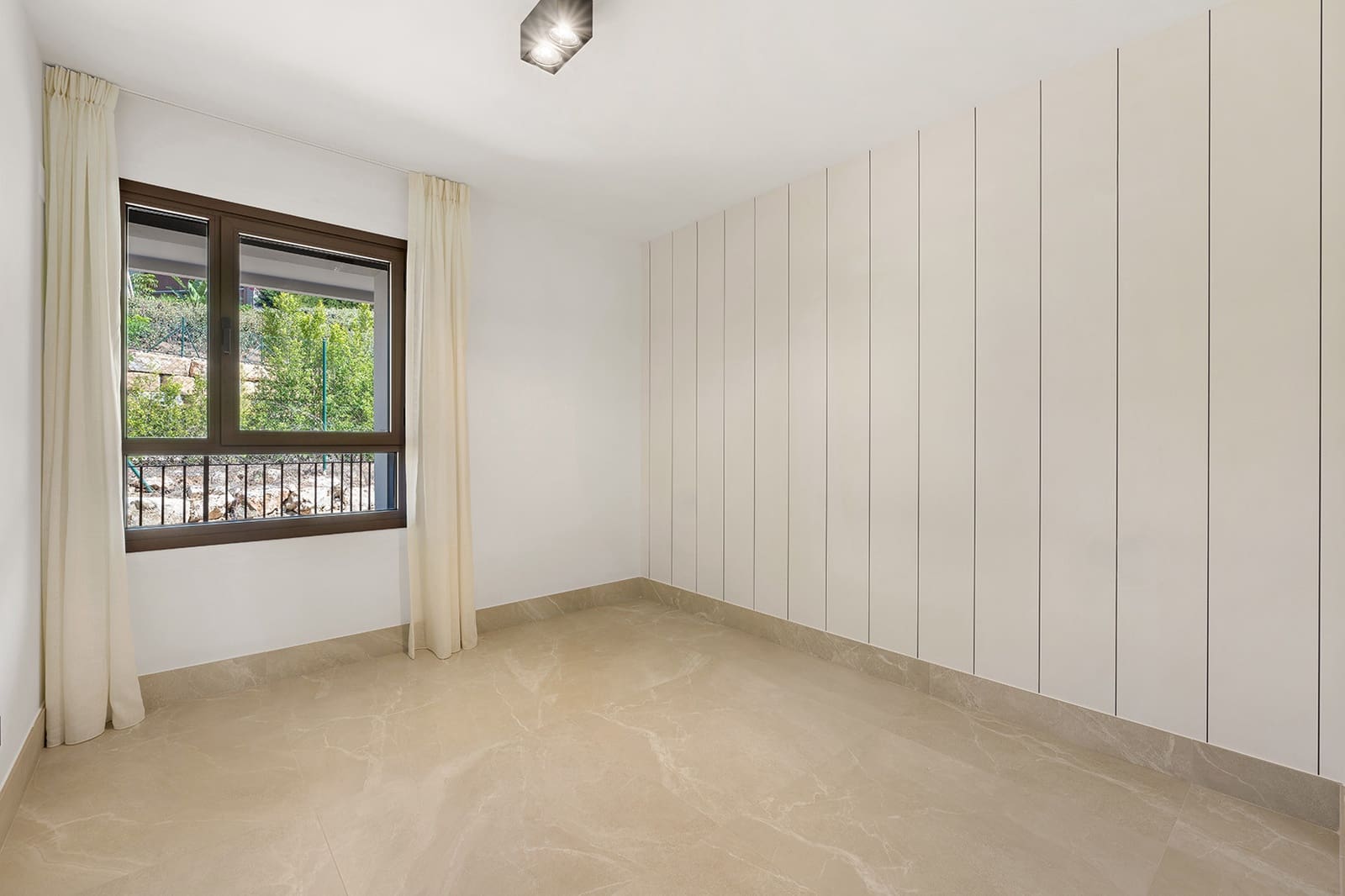3 sypialnia Penthouse na sprzedaż w Istan z basenem garażem - 945 000 € (Ref: 9145463)