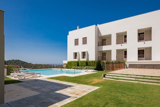 3 chambre Penthouse à vendre à Istán avec piscine garage - 945 000 € (Ref: 9145463)