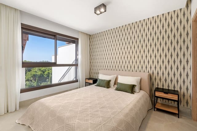 3 chambre Penthouse à vendre à Istán avec piscine garage - 945 000 € (Ref: 9145463)